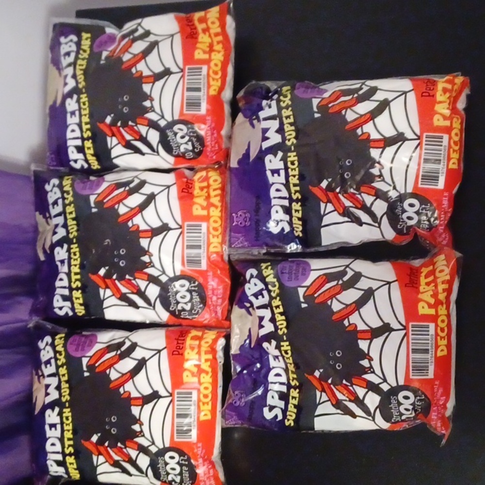 5 New Bags Halloween Super Stretch Spider Web. Stretches to 200 Sq ft.